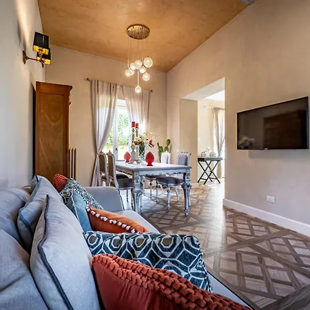 Luxury Tolomei Gucci With Летний дом